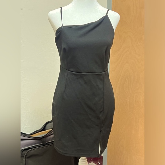 Mini black dress - Picture 1 of 2